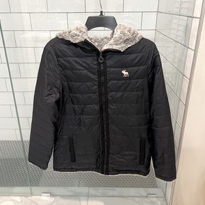 Abercrombie Kids size 15/16 reversible puffer jacket Black.